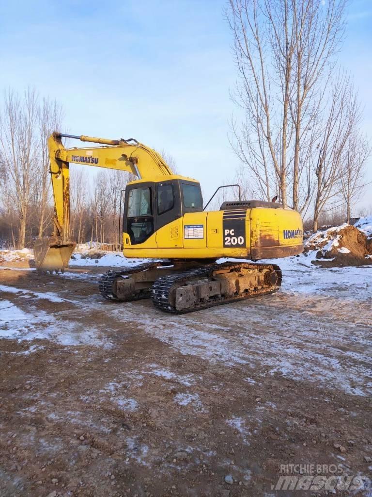 Komatsu pc200-7 حفارات زحافة