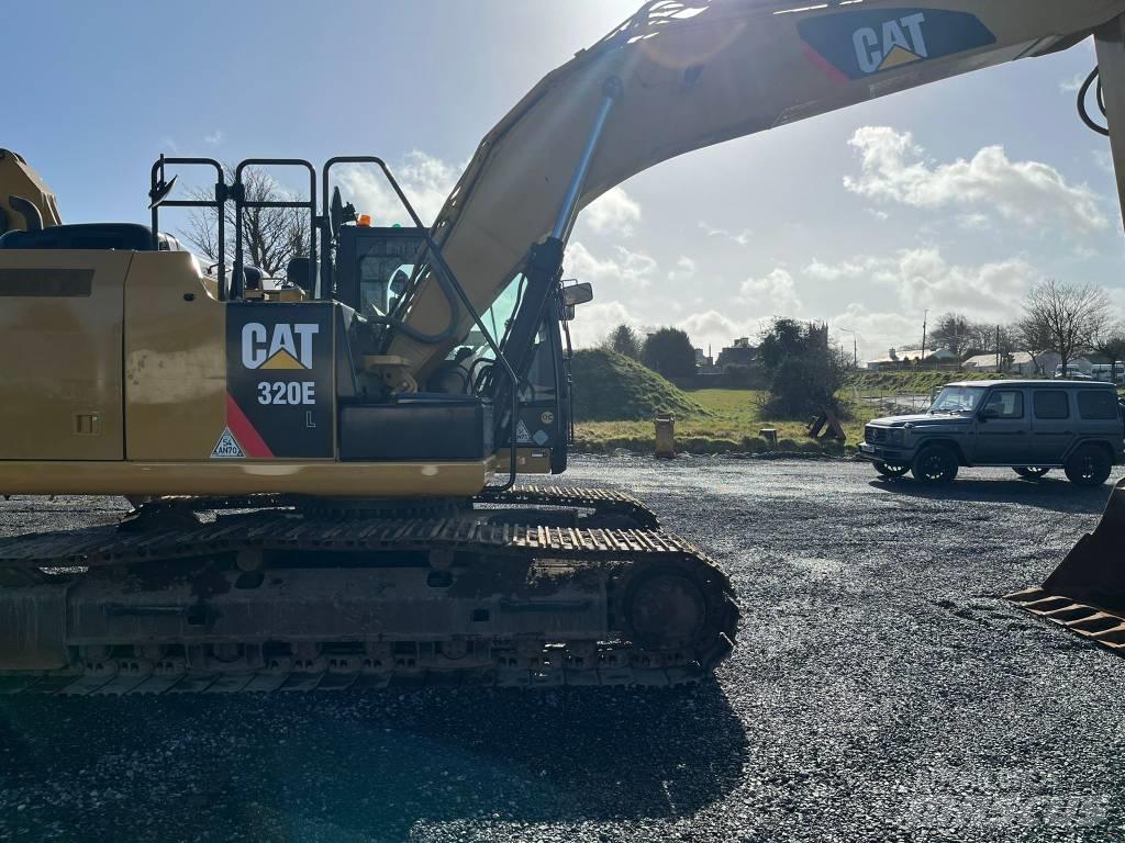 CAT 320 EL حفارات زحافة