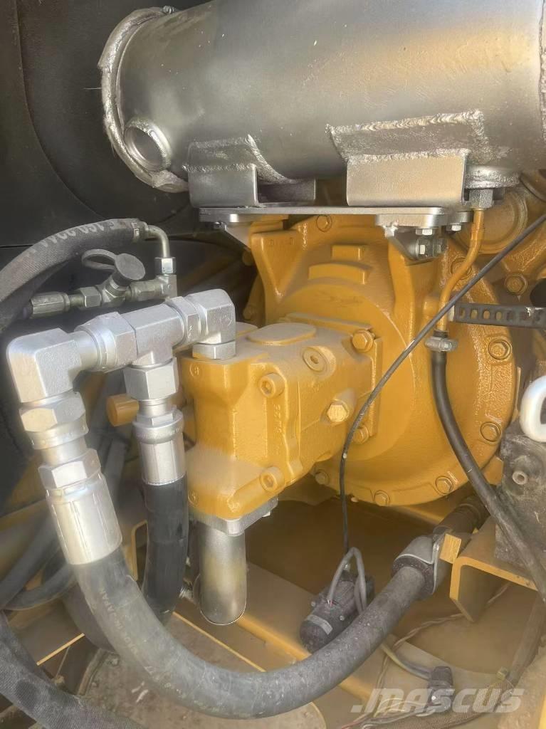 CAT 308 E2 حفارات زحافة