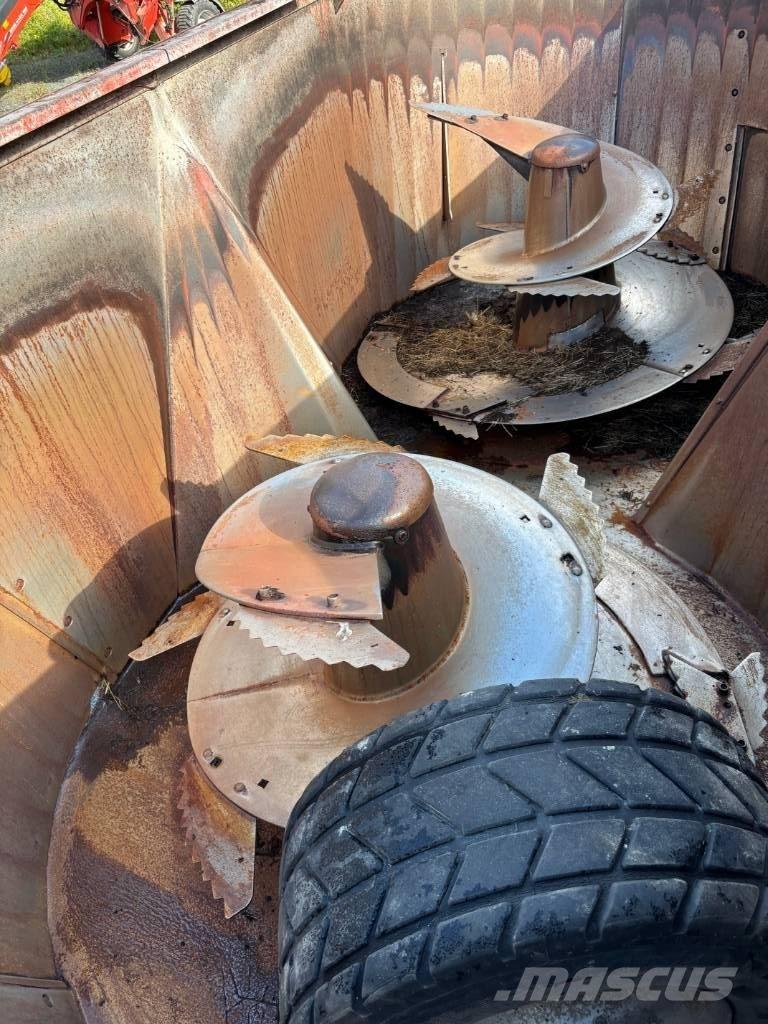 Kuhn EuroMix I ملقمات خلاط