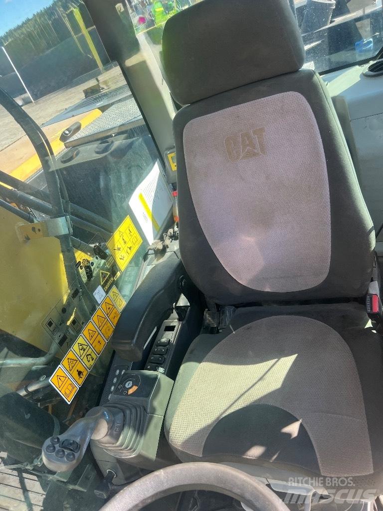 CAT M314F حفارات بعجل