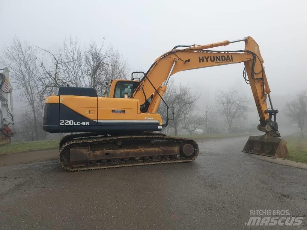 Hyundai R 220 LC-9A حفارات زحافة