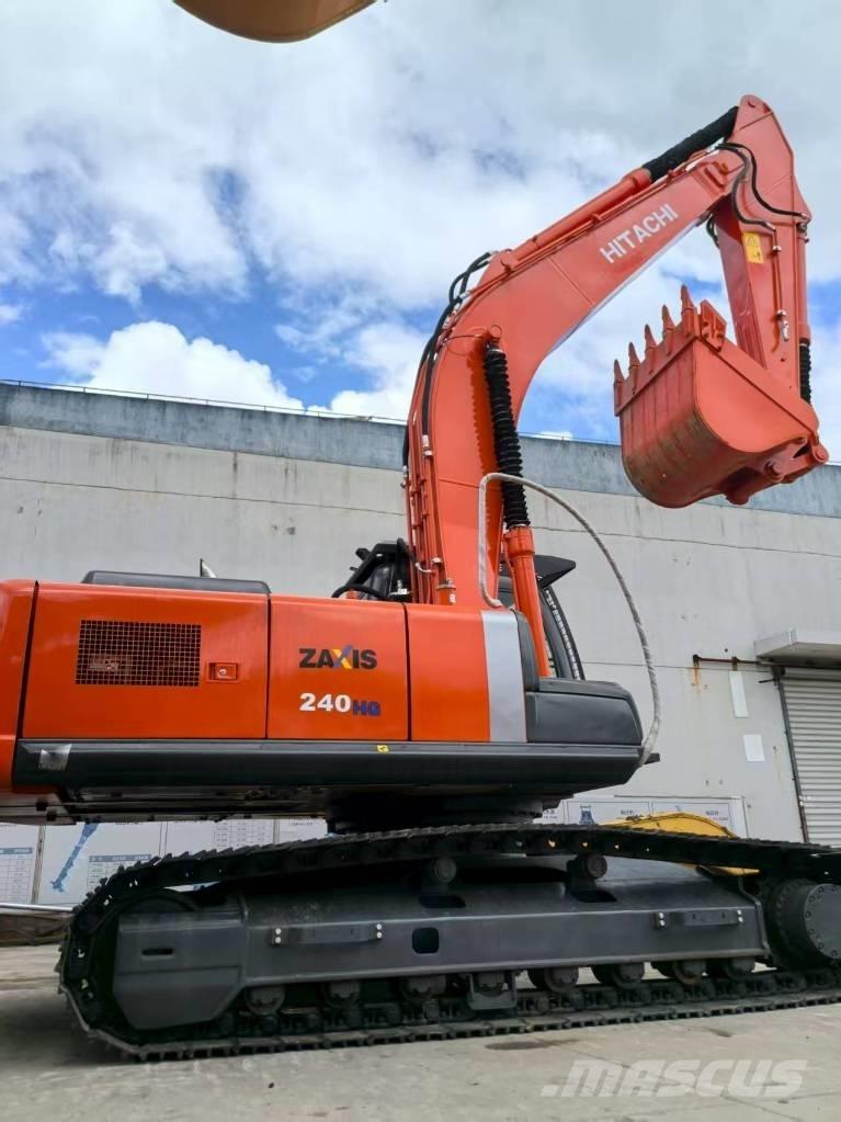 Hitachi ZX 240 HG حفارات زحافة