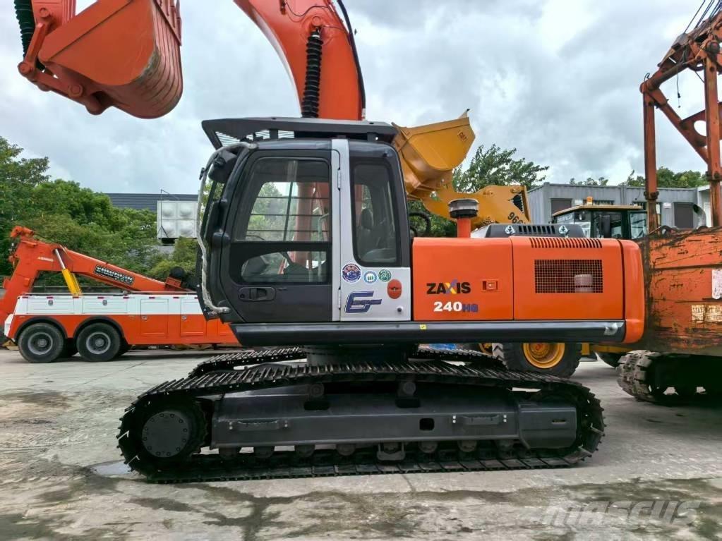 Hitachi ZX 240 HG حفارات زحافة