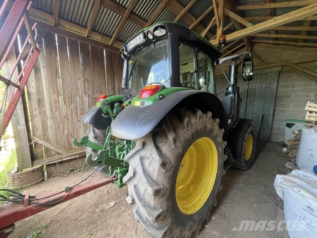 John Deere 6110M الجرارات