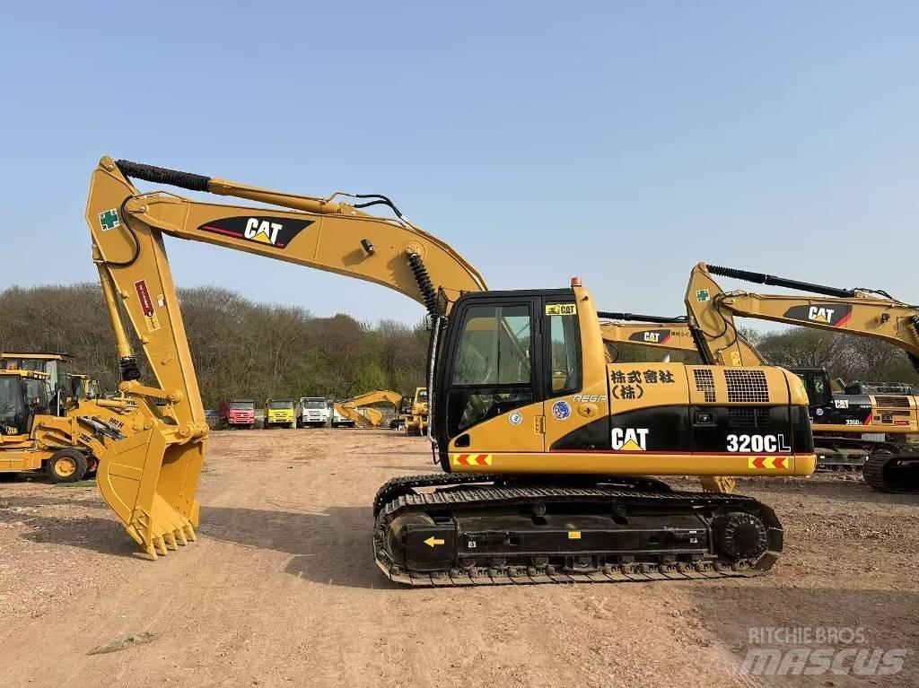 CAT 320 C L حفارات زحافة