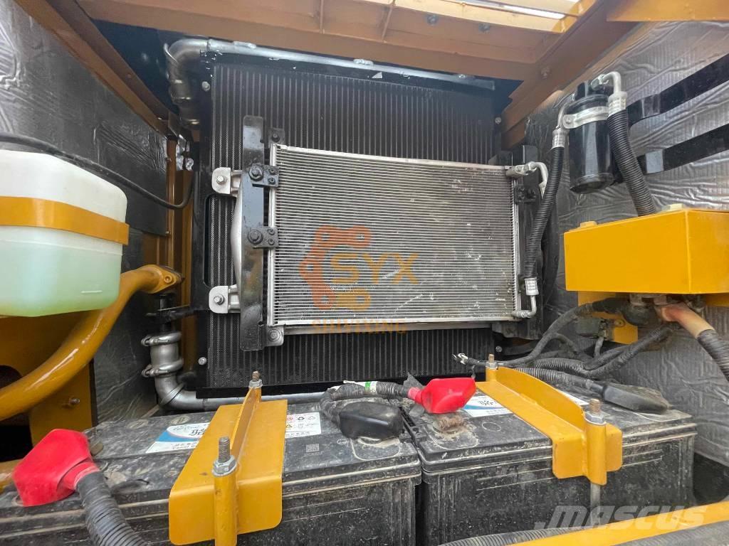 Sany SY 215 C حفارات زحافة