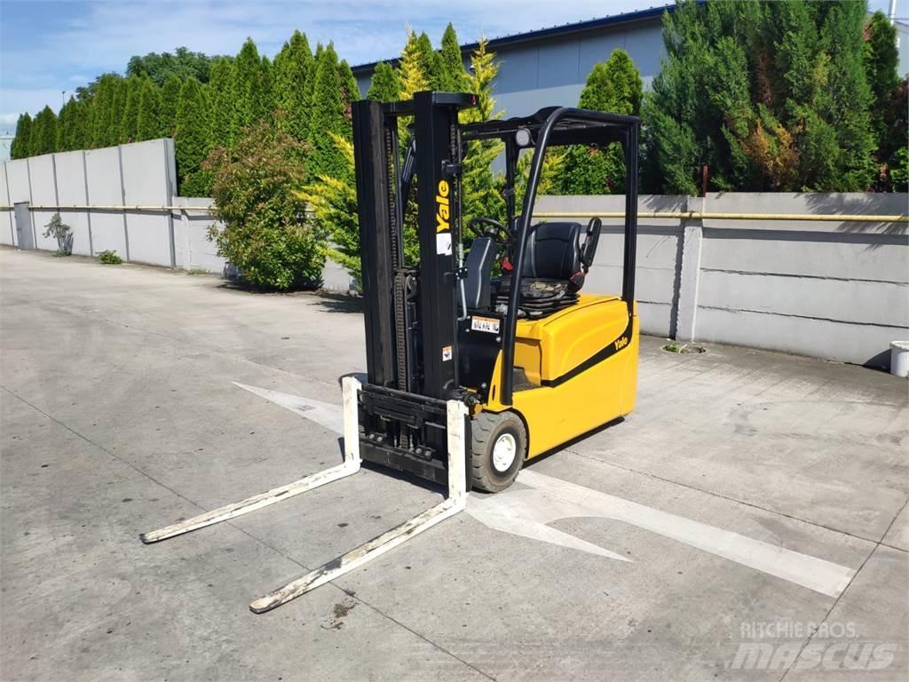 Yale ERP16 VT شاحنات ذات رافعات شوكية تعمل بالكهرباء