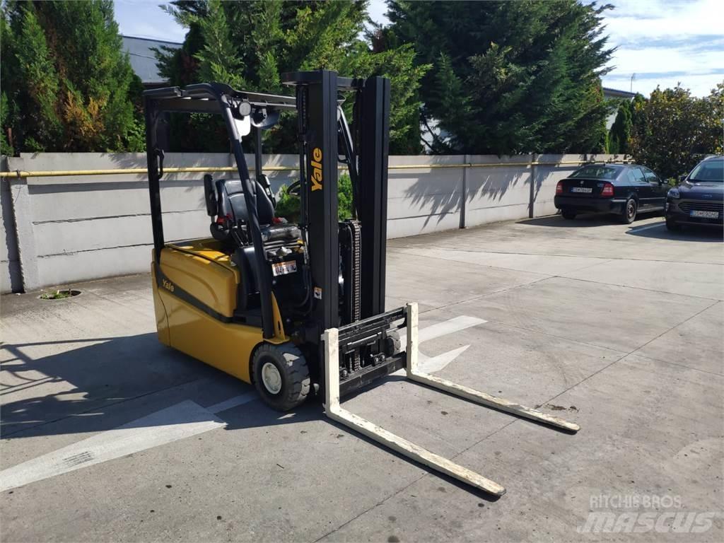 Yale ERP16 VT شاحنات ذات رافعات شوكية تعمل بالكهرباء