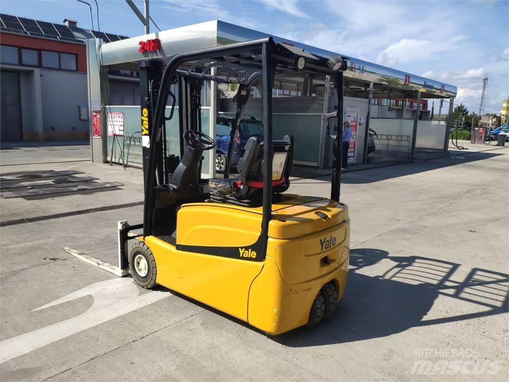 Yale ERP16 VT شاحنات ذات رافعات شوكية تعمل بالكهرباء
