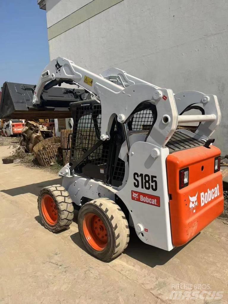 Bobcat S185 لوادر انزلاقية التوجيه