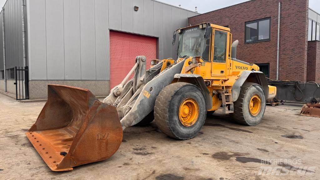 Volvo L 120 E لوادر بعجل