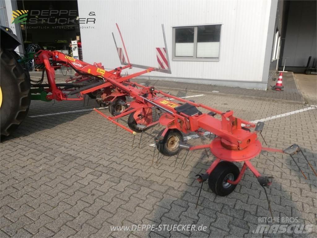Kuhn GF 8702 مكابس وميبسات التبن