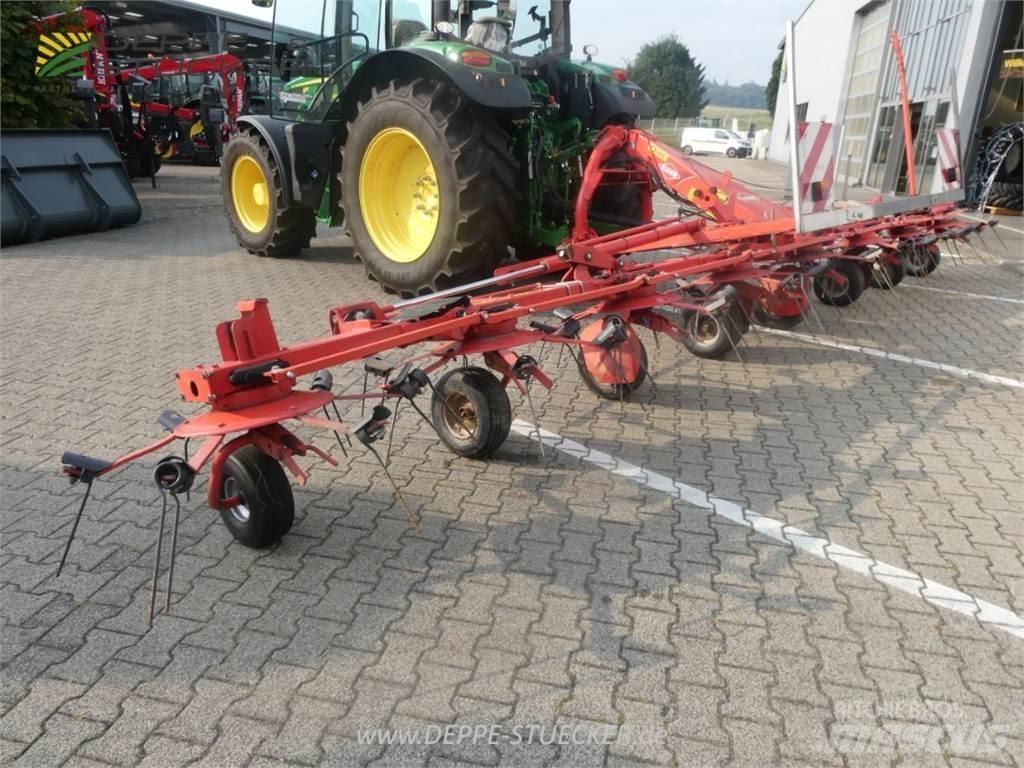 Kuhn GF 8702 مكابس وميبسات التبن
