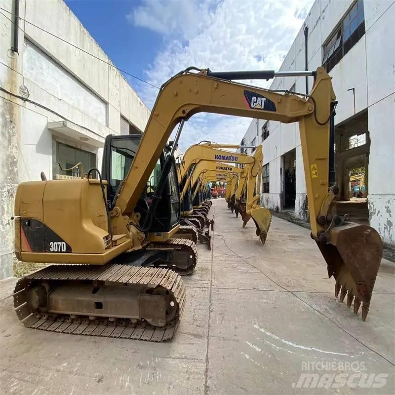 CAT 307 حفارات زحافة