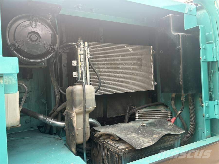 Kobelco SK 140 حفارات زحافة