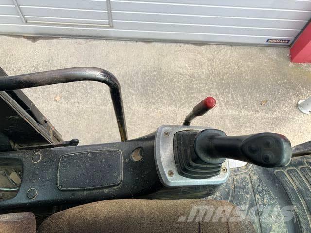 JCB JS 210 LC حفارات زحافة