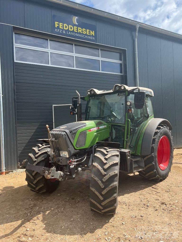 Fendt 211 الجرارات