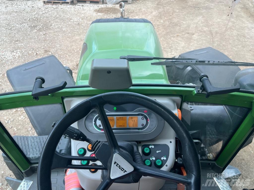 Fendt 211 الجرارات