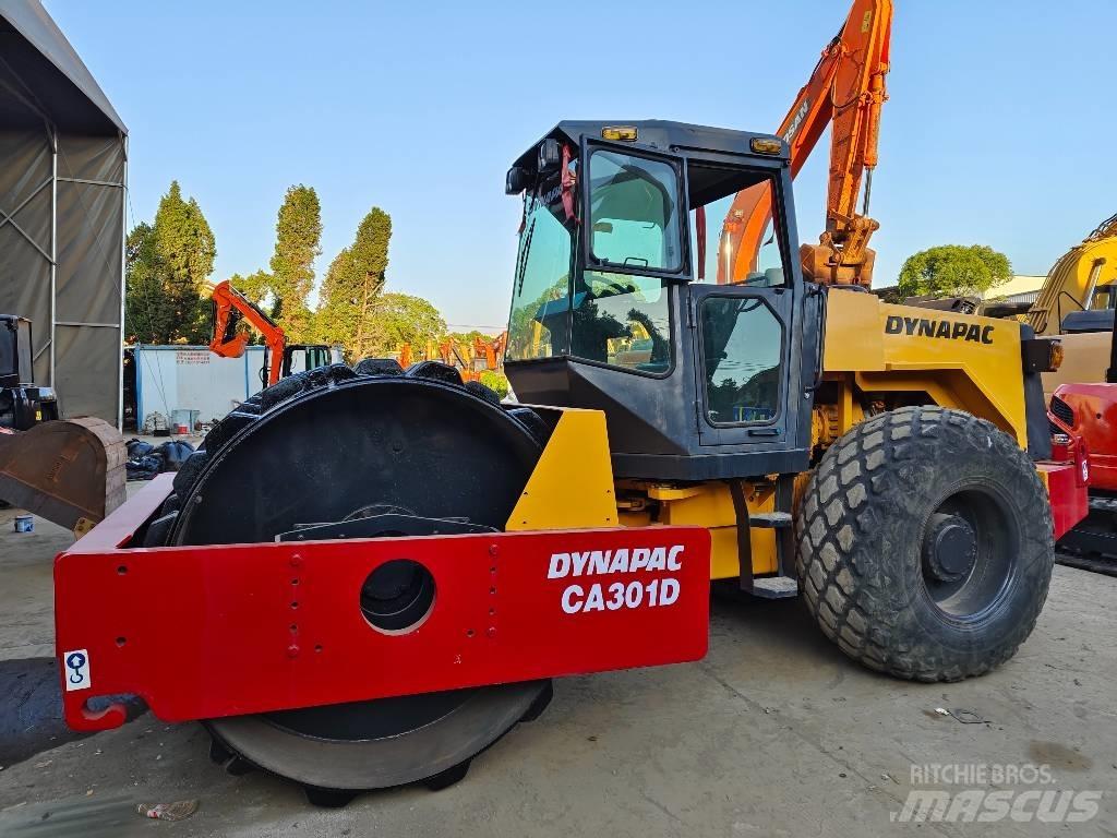 Dynapac CA 301 D مداحل أحادية الأسطوانة