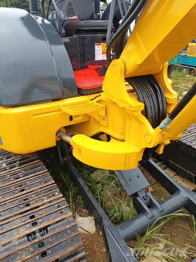 Komatsu PC 40 حفارات زحافة