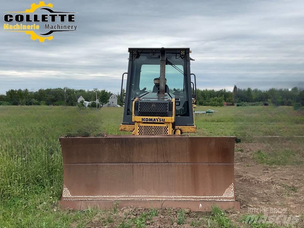 Komatsu D 39 EX-21 A بلدوزرات مجنزرة