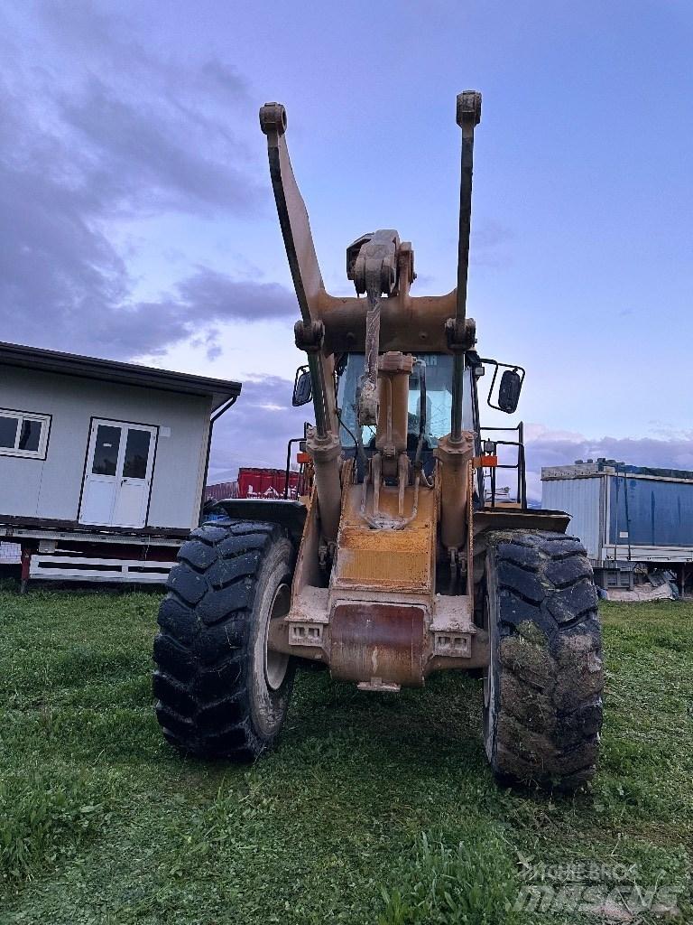 CAT 972 G II لوادر بعجل