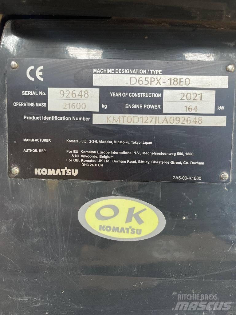 Komatsu D65PX-18E0 بلدوزرات مجنزرة