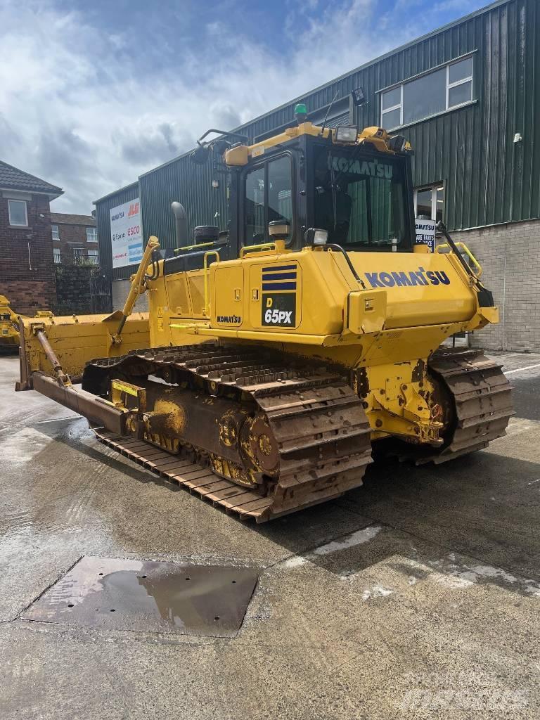 Komatsu D65PX-18E0 بلدوزرات مجنزرة