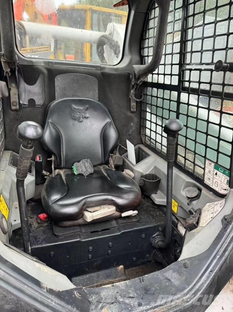 Bobcat T770 لوادر انزلاقية التوجيه