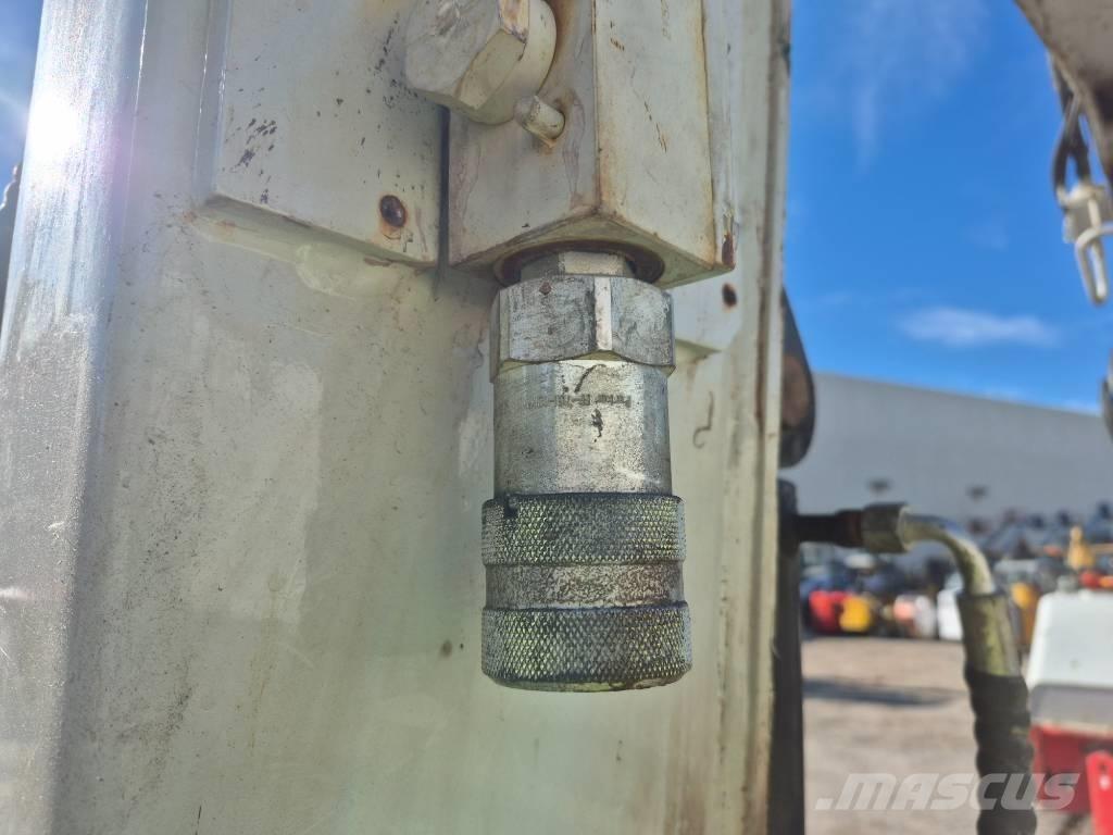 Takeuchi TB 280 FR حفارات زحافة