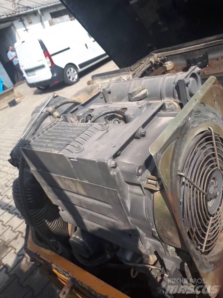 Bomag BW 100 AD-3 مداحل ثنائية الاسطوانة