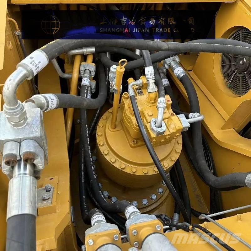 CAT 330 D حفارات زحافة