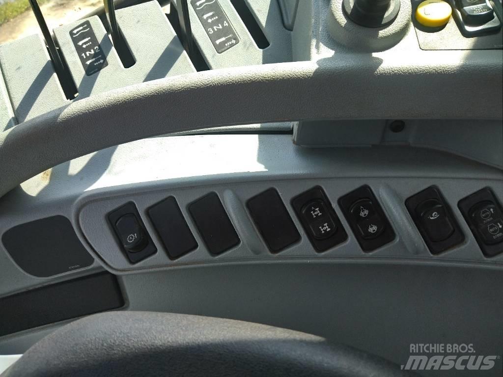 New Holland T 6.175 الجرارات