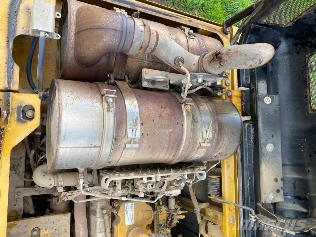 CAT 336 F L حفارات زحافة