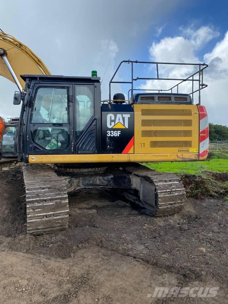 CAT 336 F L حفارات زحافة