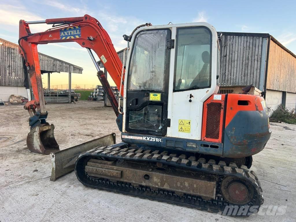 Kubota KX 251 حفارات وسط 7 طن - 12 طن