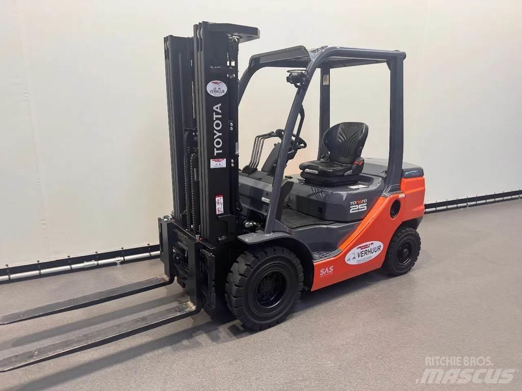 Toyota 52-8 FDF 25 شاحنات الديزل