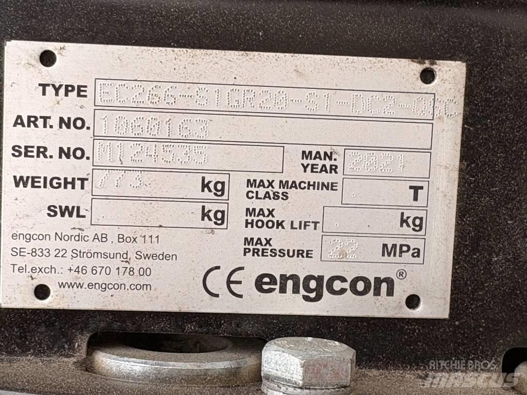 Hitachi ZX220W-7 2P حفارات بعجل