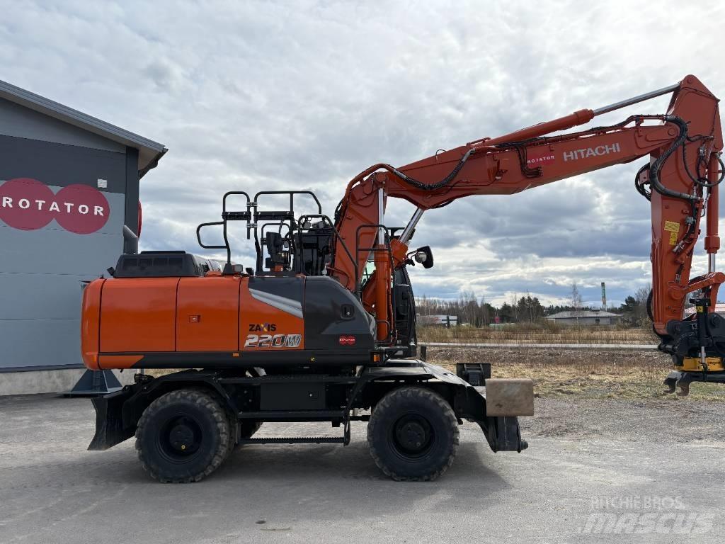 Hitachi ZX220W-7 2P حفارات بعجل