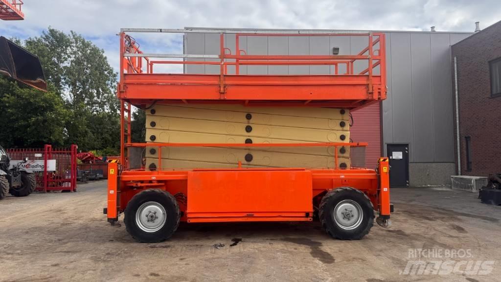 JLG 245-25 رافعات مقصية الشكل