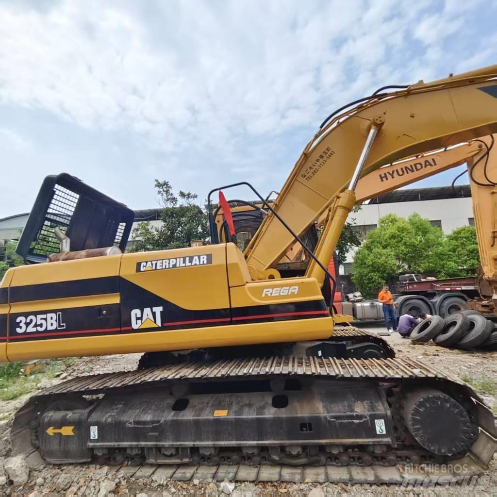 CAT 325 B L حفارات زحافة