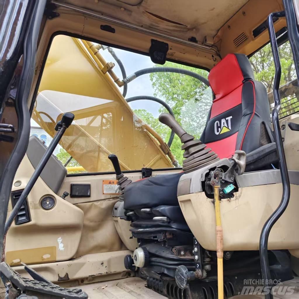 CAT 325 B L حفارات زحافة