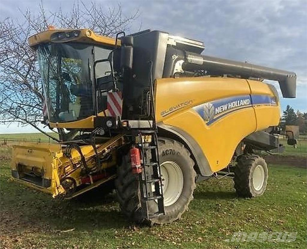 New Holland CX5090 حصادات
