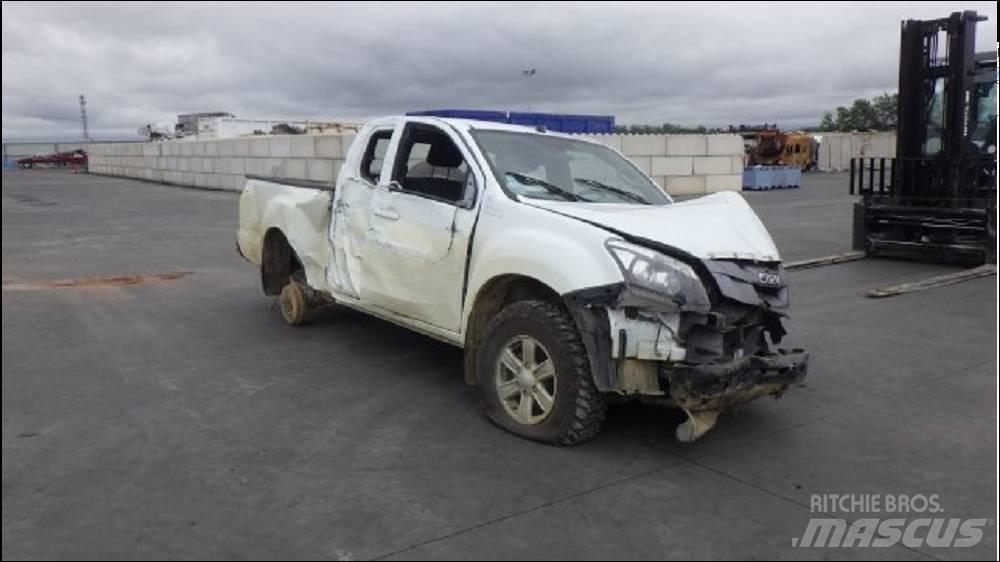 Isuzu D-MAX سيارات