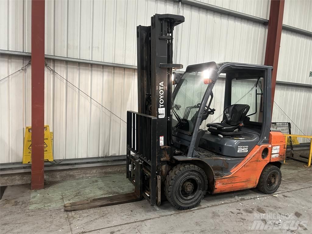 Toyota 02-8FDF25 شاحنات الديزل