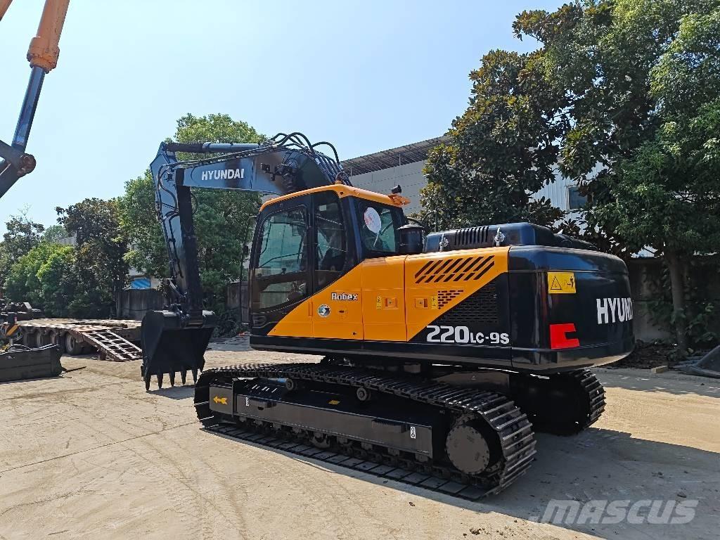 Hyundai r220lc-9s حفارات زحافة