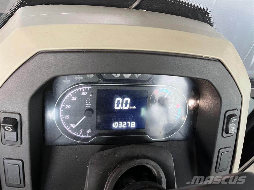 John Deere 5075 M الجرارات