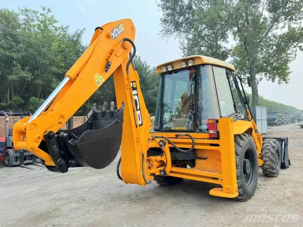 JCB 3 CX لوادر ذات جرافات عكسية