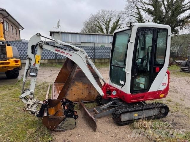 Takeuchi TB 216 V4 حفارات صغيرة أقل من 7 طن (حفارات صغيرة)